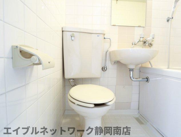 トイレ　シンプルで使いやすいトイレです