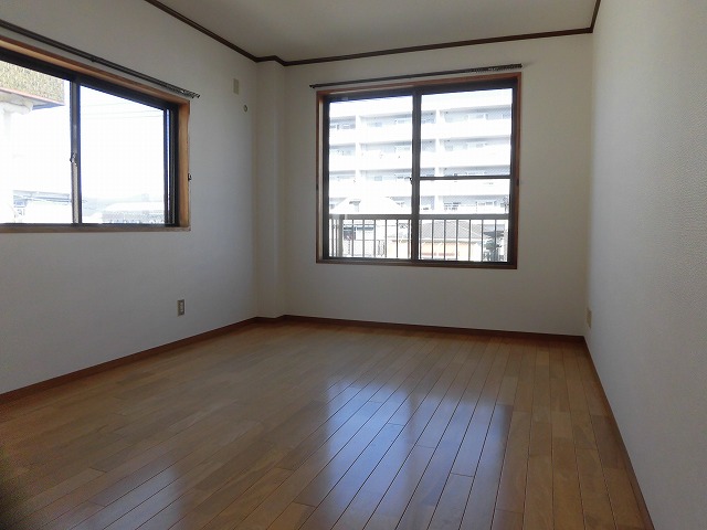 その他部屋・スペース　北側7.5帖洋室。広めのお部屋