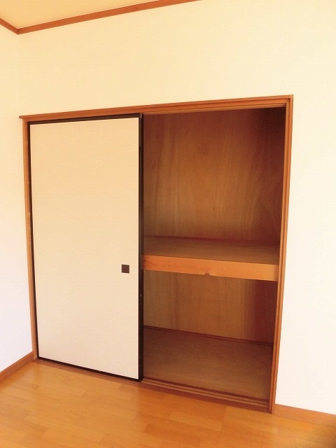 収納　押入