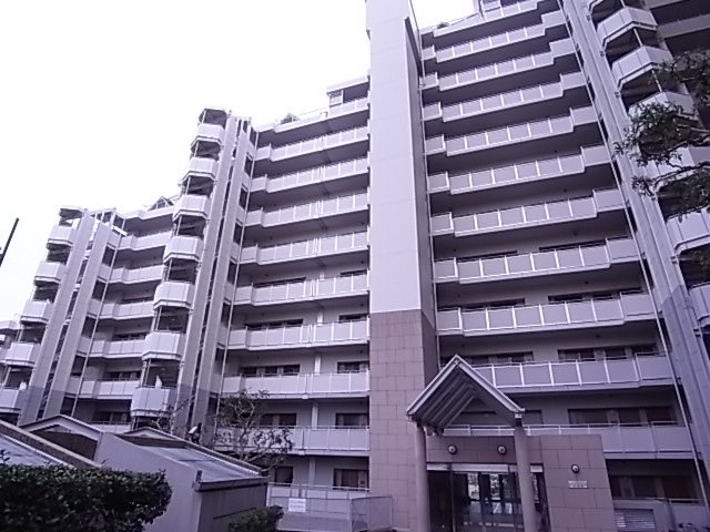 神戸市垂水区松風台のマンションの建物外観