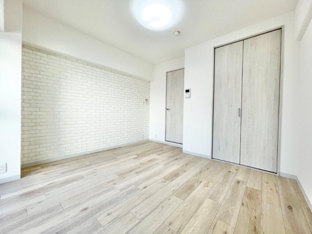 居室・リビング　反転タイプ