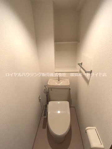 【コーポレートヨコハマポートサイドのトイレ】