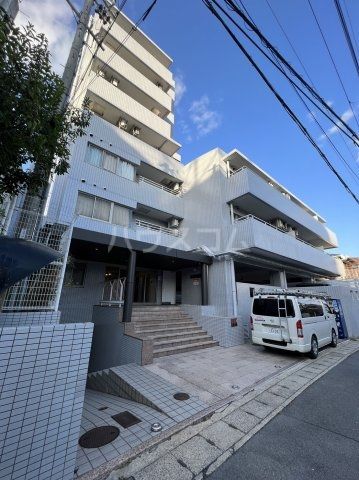 京都市西京区上桂三ノ宮町のマンションの建物外観