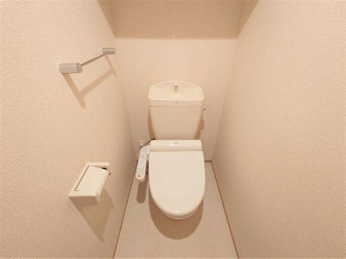 トイレ　温水洗浄便座付き