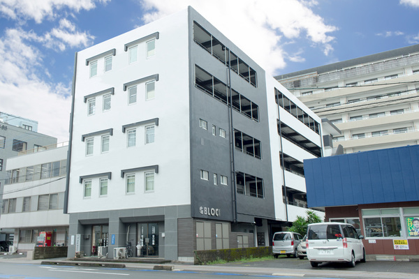 ＢＬＯＣ　ＡＳＡＨＩの建物外観