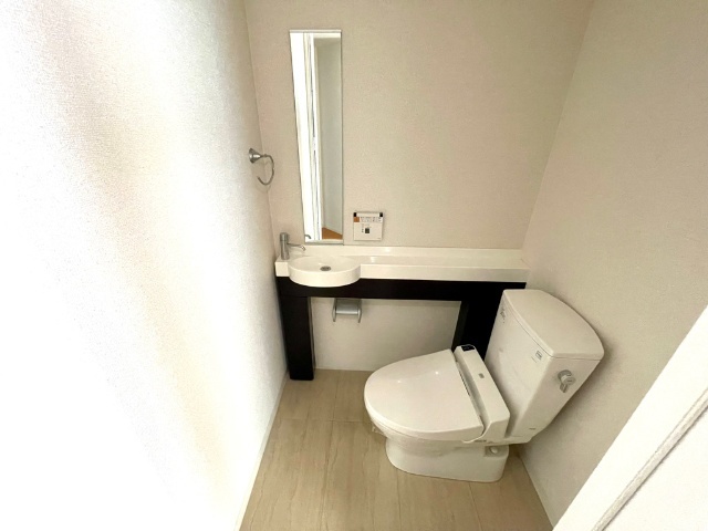 トイレ　温水洗浄便座