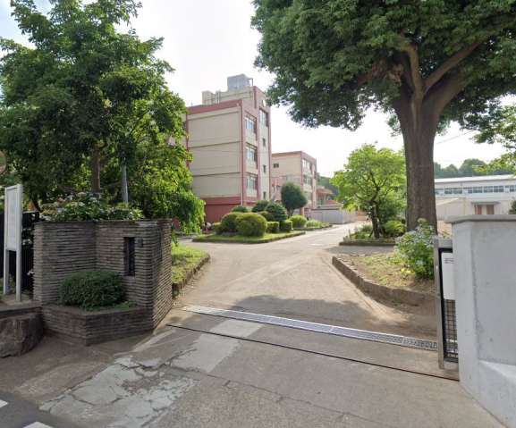 中学校　調布市立神代中学校（中学校）まで890m