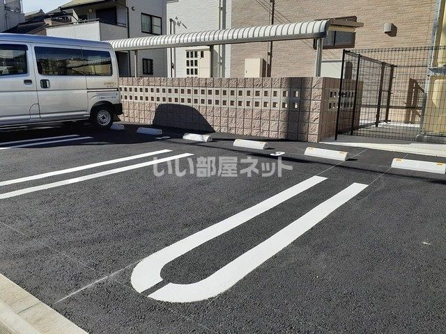 【姫路市龍野町のアパートの駐車場】