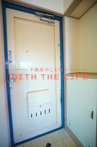 玄関　収納もある玄関です