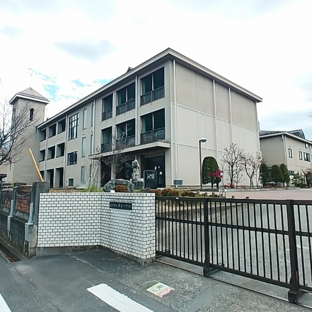 【ＬＯＮ　ＢＬＤＧ．の小学校】