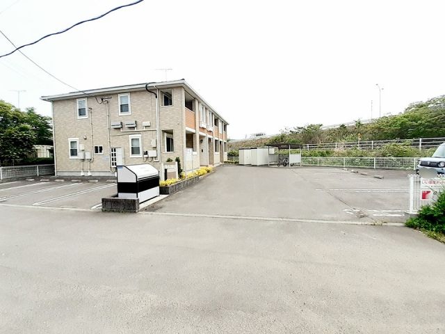 【柴田郡柴田町槻木白幡のアパートの駐車場】