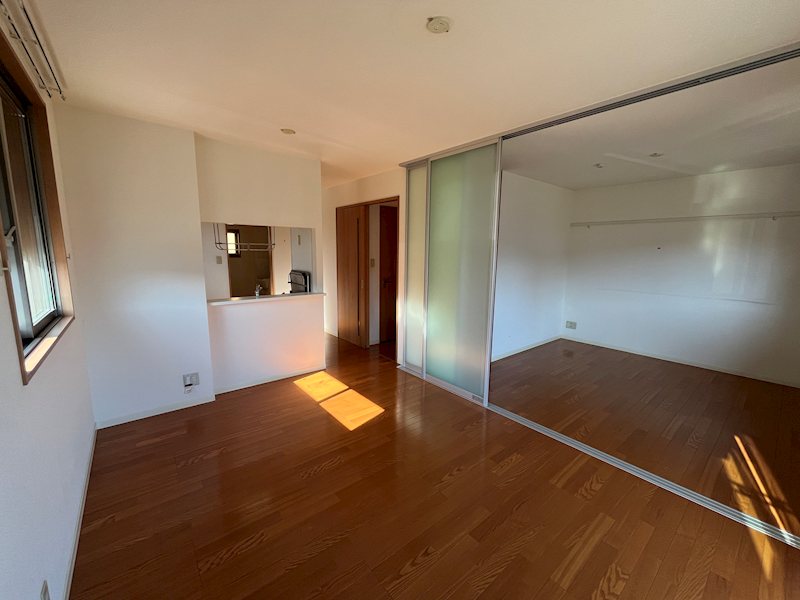 居室・リビング　※同物件反転間取りの写真です。