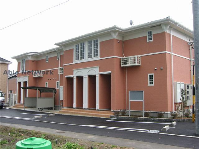 西尾市西幡豆町のアパートの建物外観