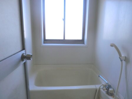 バス・シャワールーム　退去前につき写真はイメージになります