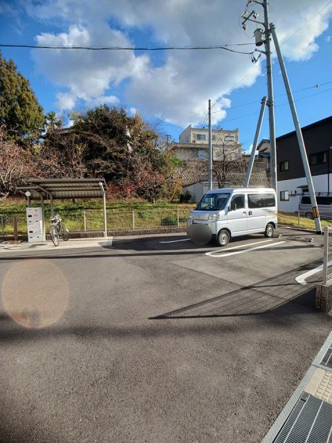 【福山市春日町浦上のアパートの駐車場】