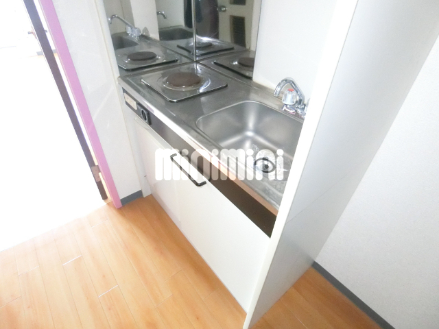 キッチン　１口コンロ付きです。