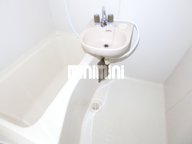 バス・シャワールーム　バストイレ別です。