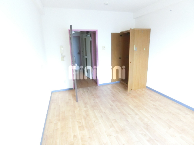 居室・リビング　洋室７帖あります。