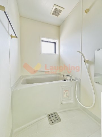 バス・シャワールーム　落ち着いた空間のお風呂です