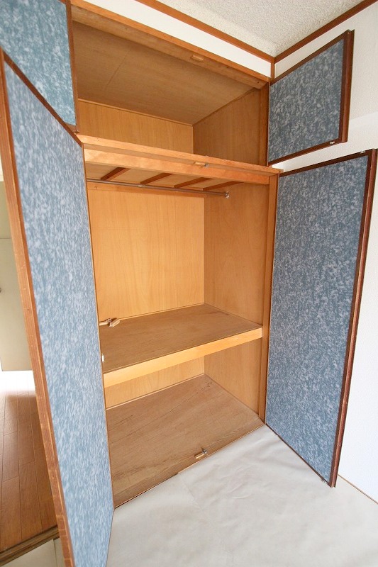 収納　奥行きも広い。
