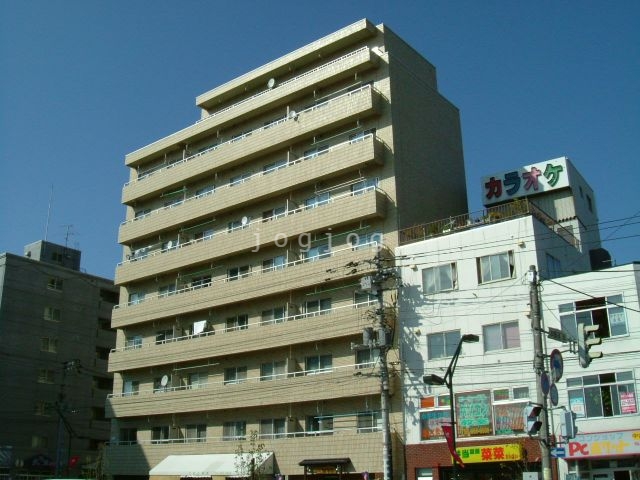 札幌市白石区本郷通のマンションの建物外観