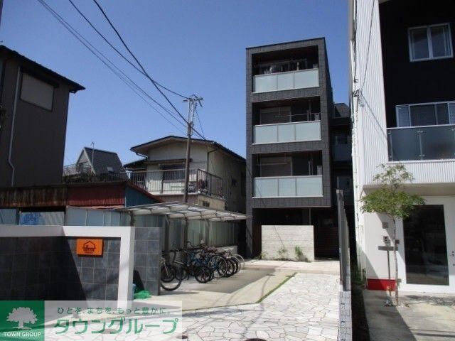 【藤沢市辻堂のマンションのエントランス】