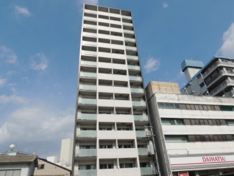 広島市中区西平塚町のマンションの建物外観