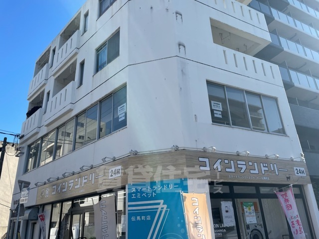 【名古屋市熱田区伝馬のマンションの建物外観】