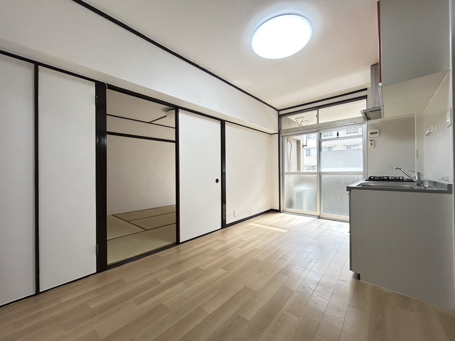 星陵台住宅一号棟の居間写真