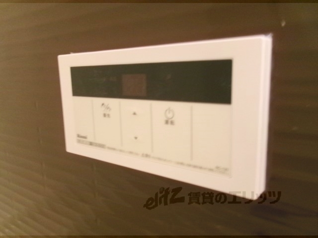 その他設備　給湯器リモコン