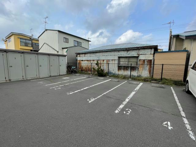 駐車場　駐車場