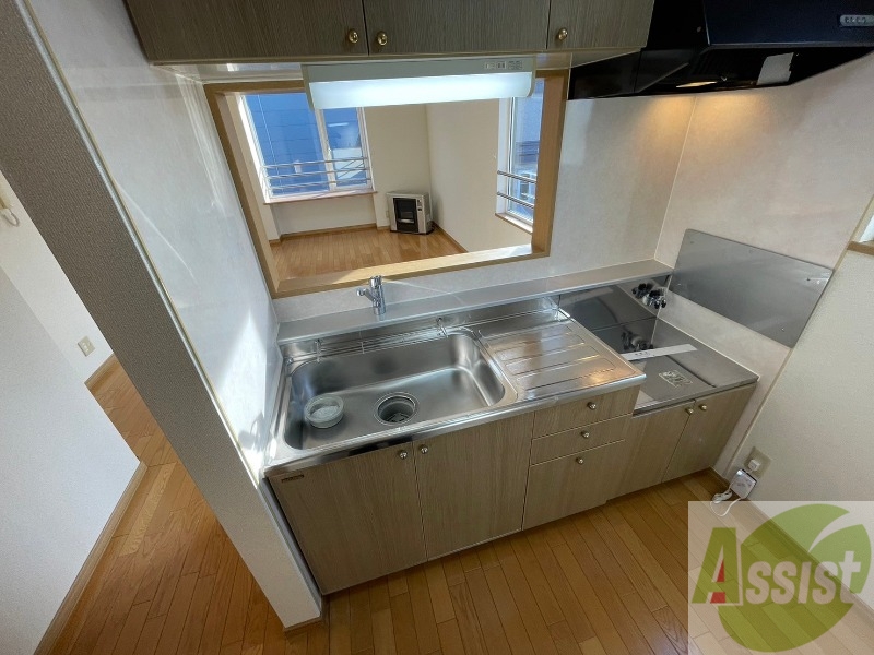 キッチン　キッチンはスペースも広々していて使いやすそうですよ！