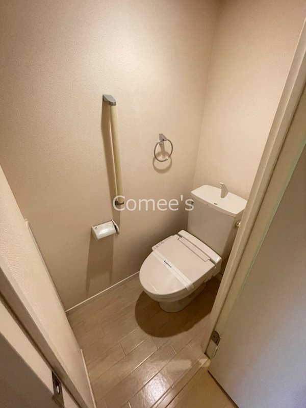 トイレ　温水洗浄便座