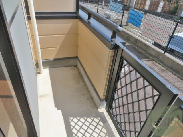 バルコニー　陽当りが良いのでお洗濯物がよく乾きそうですね。