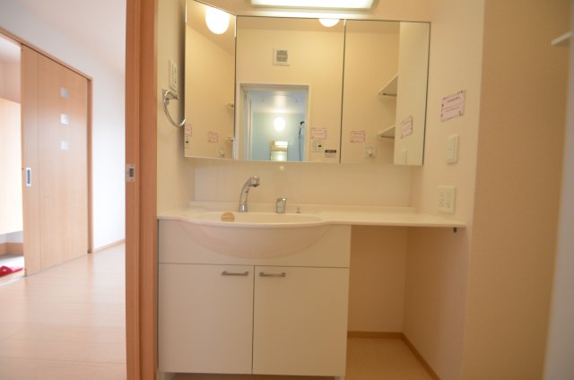 洗面設備　洗髪洗面化粧台！朝シャンＯＫ