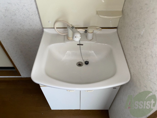 洗面設備　ここで髪の毛を流せるため、朝の時間短縮に大変便利です。