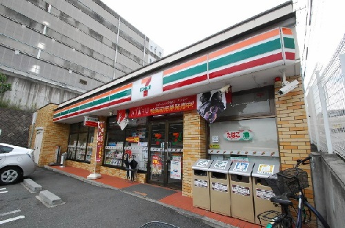 コンビニ　セブンイレブン 名古屋四谷通２丁目店（コンビニ）まで351m