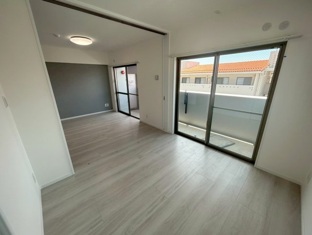 居室・リビング　Ｒ.Ｙ（ＰＫ）★那覇市天久エリア