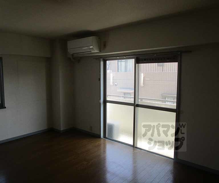 居室・リビング　２０１号室の写真です。