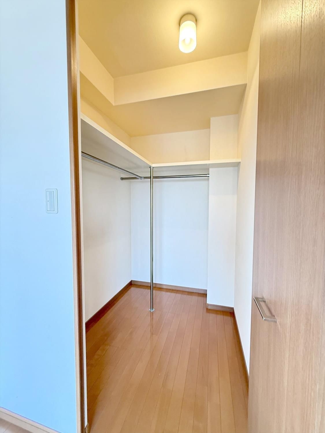 収納　ウォークインクローゼットなので収納豊富です☆