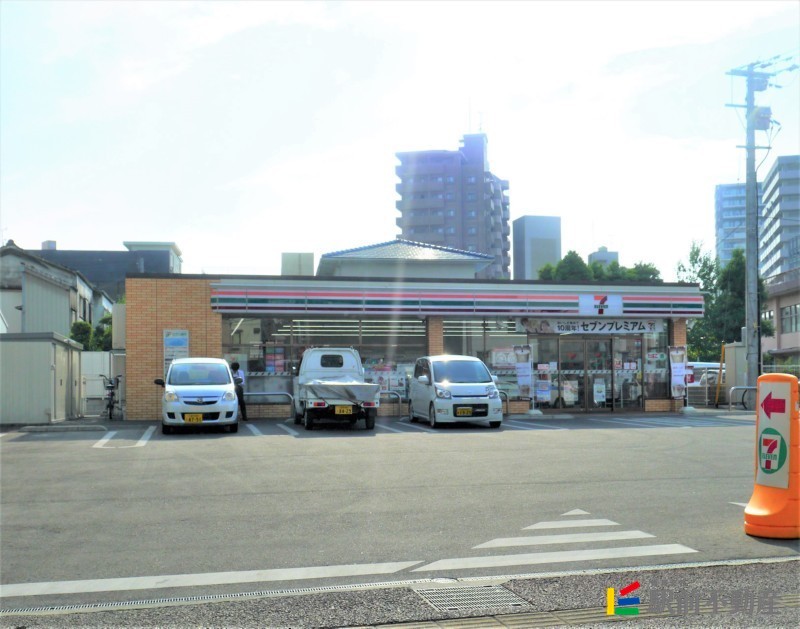 コンビニ　セブイレブン久留米六ツ門店（コンビニ）まで100m