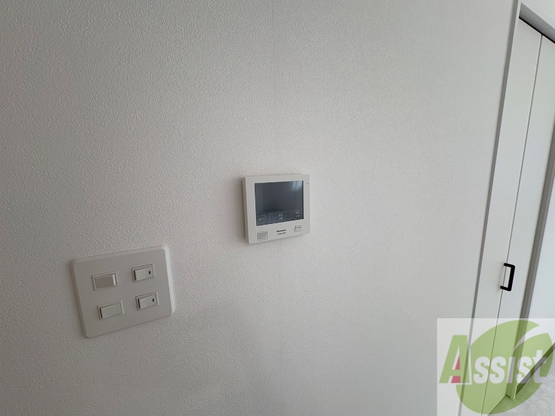 セキュリティ　ＴＶモニター付インターホンです。来客者の顔が見えるので安心！