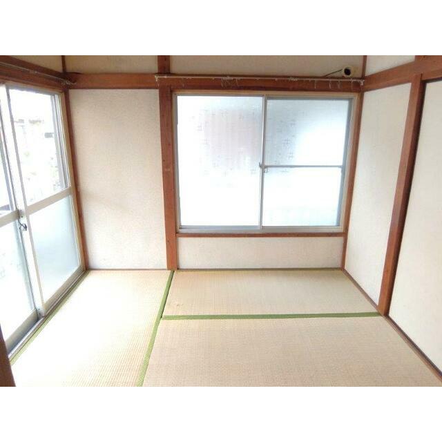 居室・リビング　１階和室