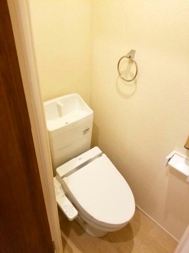 トイレ　温水洗浄便座設置！