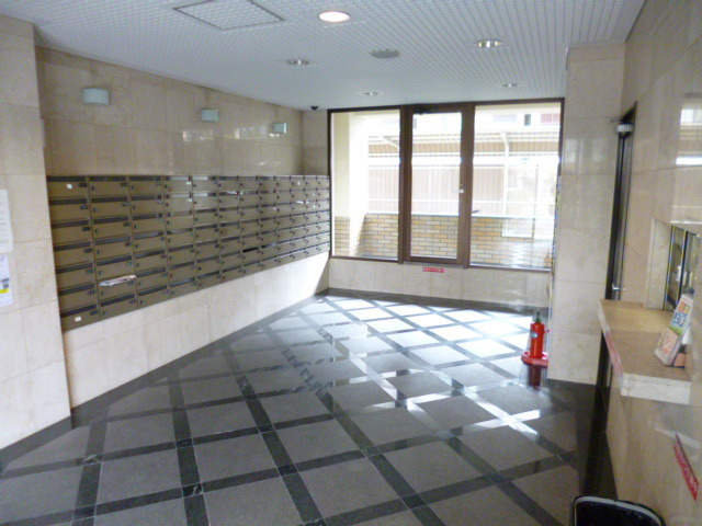 ロビー　管理人さんがいて安心のマンション
