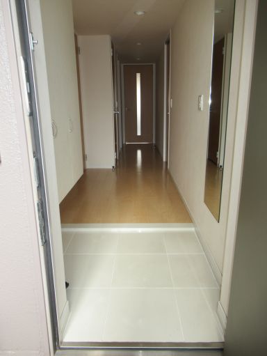 ポレスターブロードシティ東桜町の玄関写真