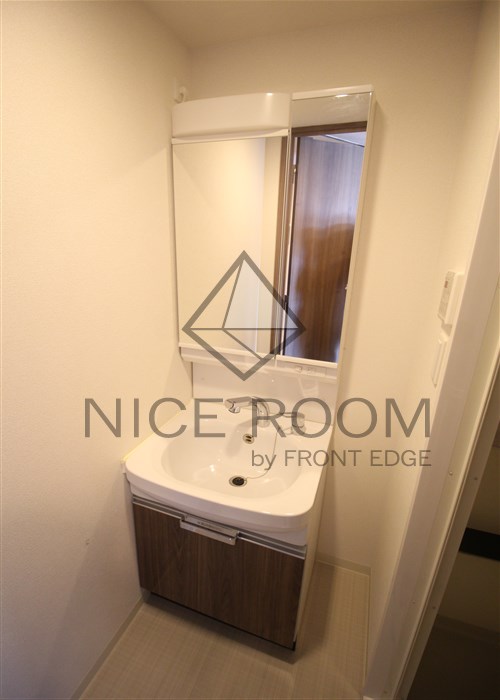 洗面設備　プレサンス天王寺ノースヴィアーレ　独立洗面台