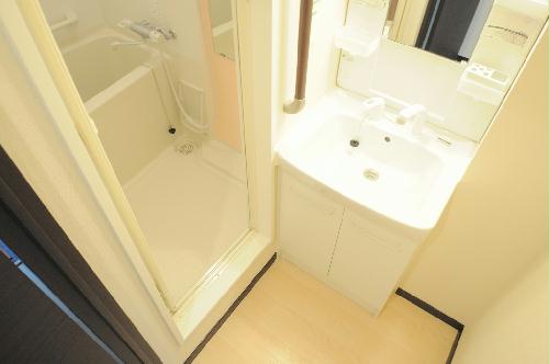 洗面設備　備品や設備仕様は号室等により異なります現地をご確認下さい。