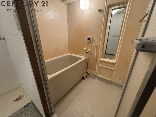 バス・シャワールーム　棚ありで使いやすい！