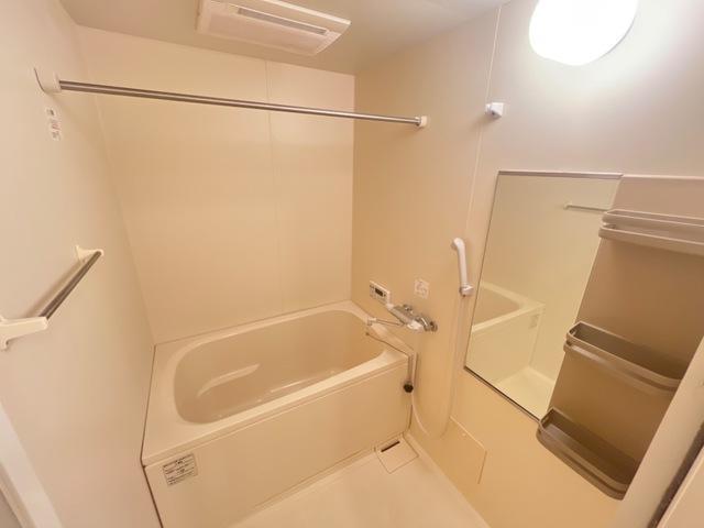 バス・シャワールーム　追炊き機能付きバス